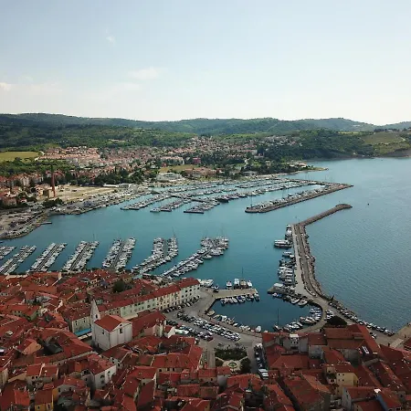 Sandi Διαμέρισμα